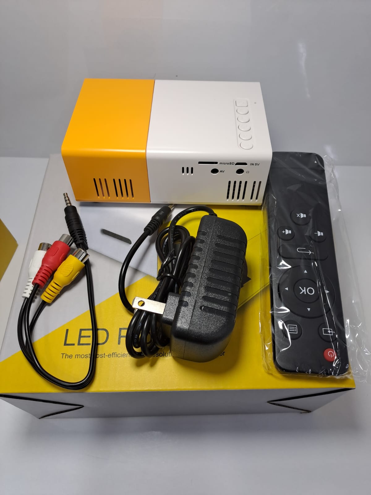 Miniatura 6 de Mini proyector de películas para exterio